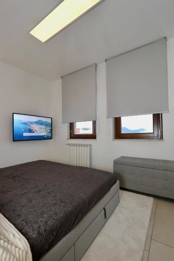 Appartamento Luxurious-fully Equipped & Renovated-2room Suite-elevator-quite Area-secure Parking *