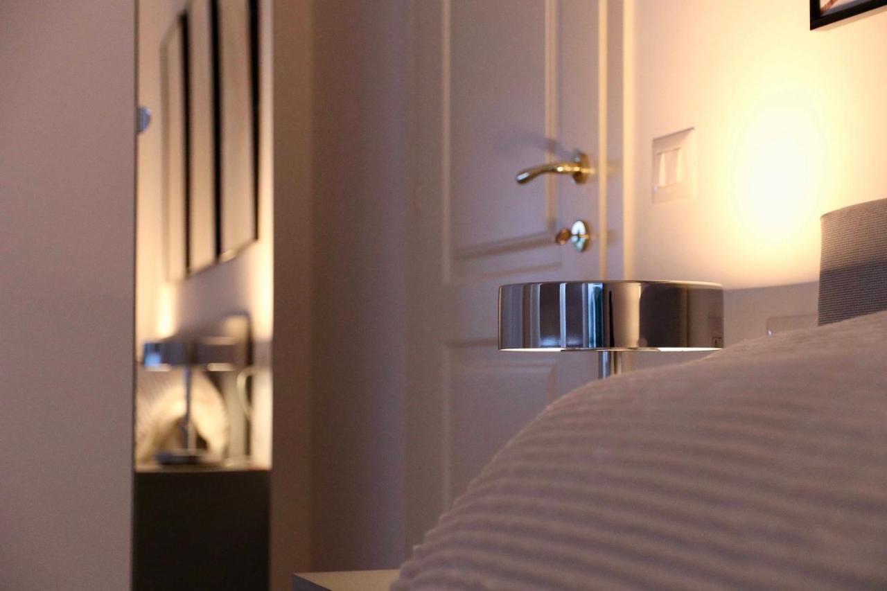 Luxurious-fully Equipped & Renovated-2room Suite-elevator-quite Area-secure Parking Appartamento Olbia