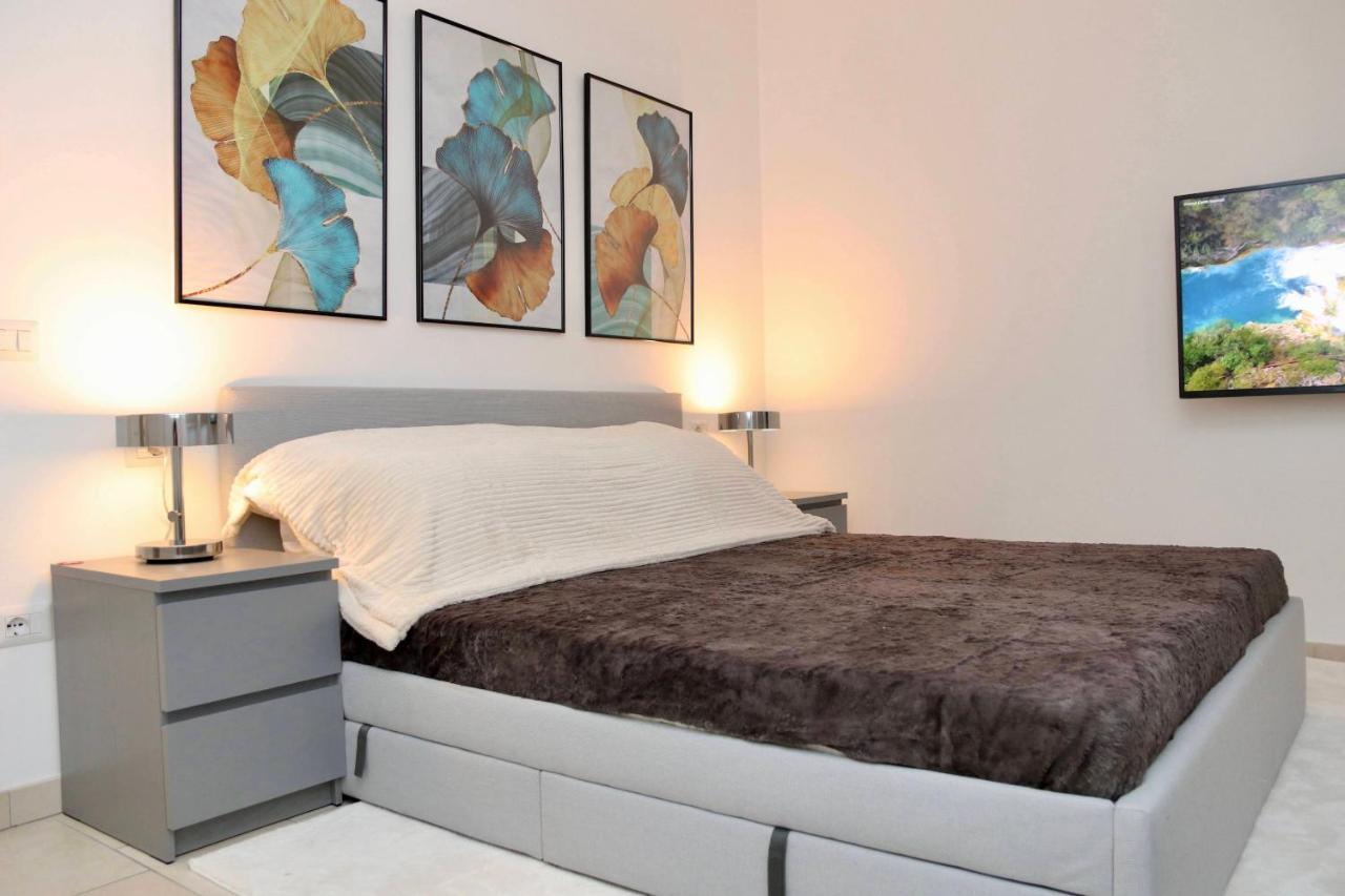 Luxurious-fully Equipped & Renovated-2room Suite-elevator-quite Area-secure Parking Olbia